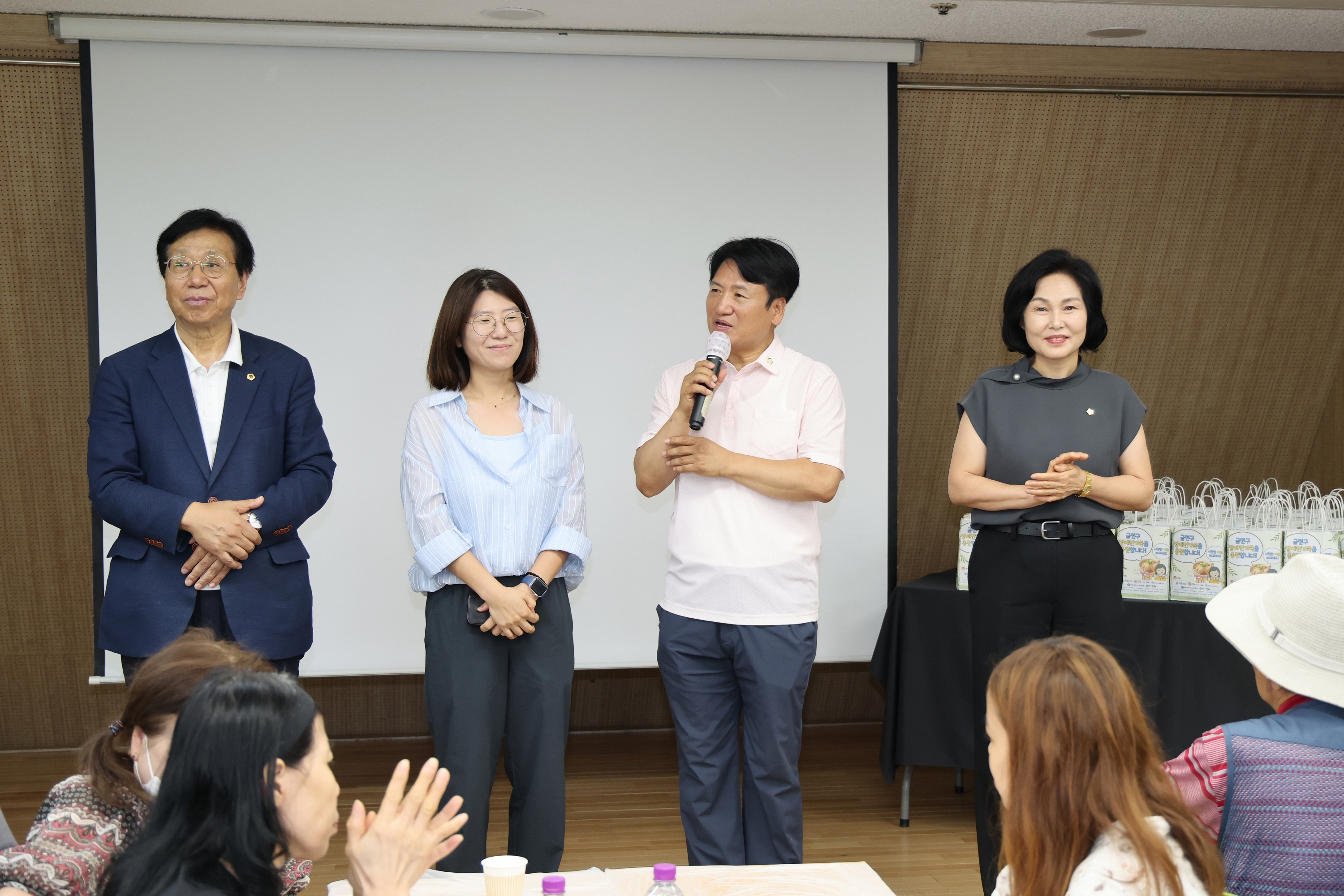 '금천장애인종합복지관 이열치열 삼계탕 나눔 행사' 게시글의 사진(14) '260725_금천장애인종합복지관 이열치열 삼계탕 나눔 행사 (14).jpg'