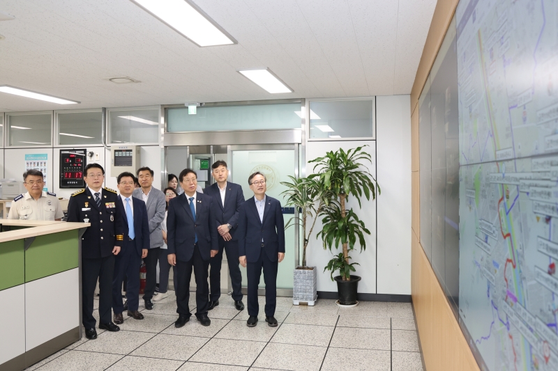 '금천구 기관장 대상 치안설명회' 게시글의 사진(13) '250901_금천구 기관장 대상 치안설명회 (13).jpg'