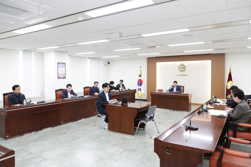 '제253회 임시회 의회운영위원회' 게시글의 사진(3) '250204_제253회 임시회 의회운영위원회 (3).jpg'