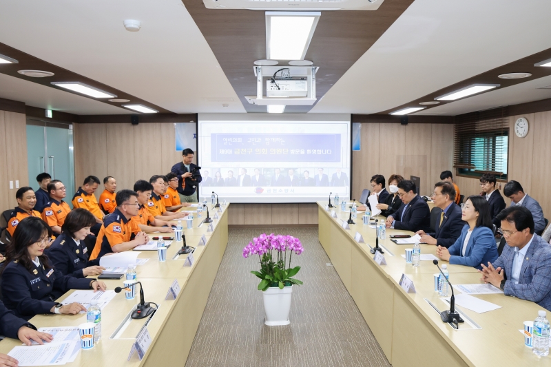 '추석맞이 기관 위문품 전달식' 게시글의 사진(7) '250930_추석맞이 기관 위문품 전달식 (7).jpg'