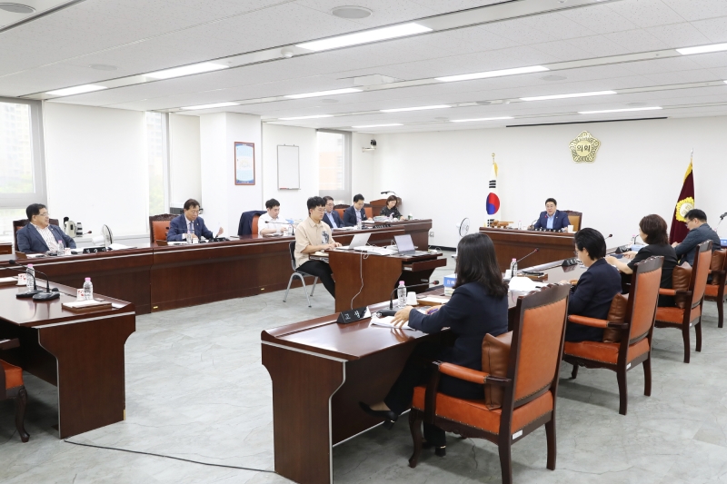 '행정사무감사특별위원회' 게시글의 사진(4) '240624_행정사무감사특별위원회 (4).jpg'