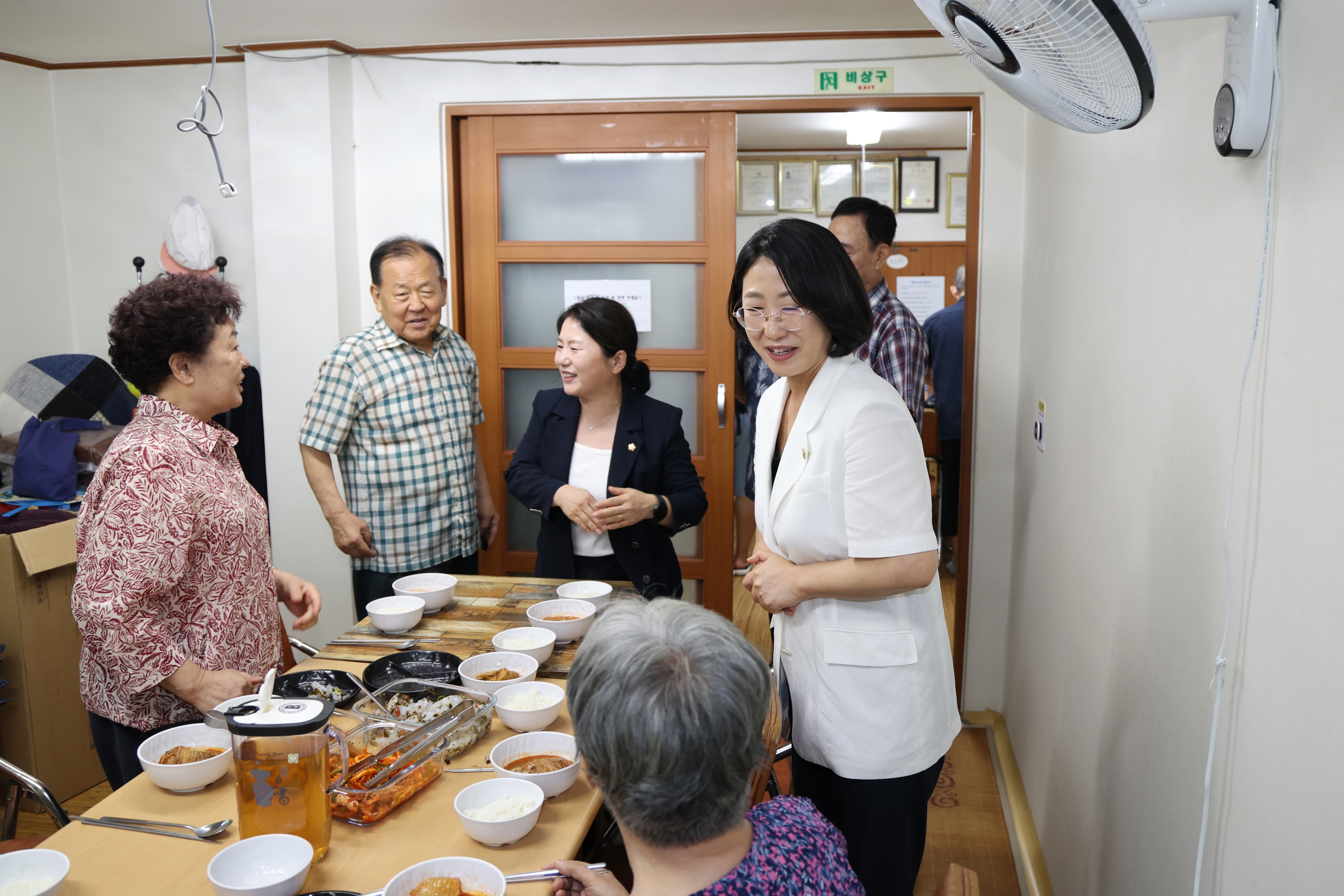 '시흥동 경로당 방문' 게시글의 사진(8) '260819_시흥동 경로당 방문 (8).jpg'
