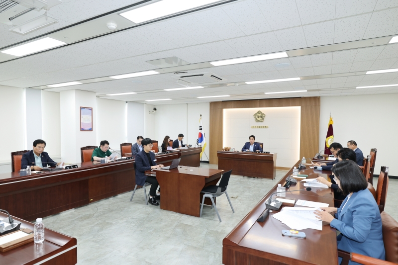 '제257회 임시회 의회운영위원회' 게시글의 사진(14) '250827_제257회 임시회 의회운영위원회 (14).jpg'
