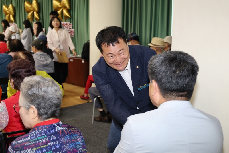 '개관 25주년 및 노인의 날 경로축제 우리마을 선배의 날' 게시글의 사진(3) '251001_개관 25주년 및 노인의 날 경로축제 우리마을 선배의 날 (3).jpg'