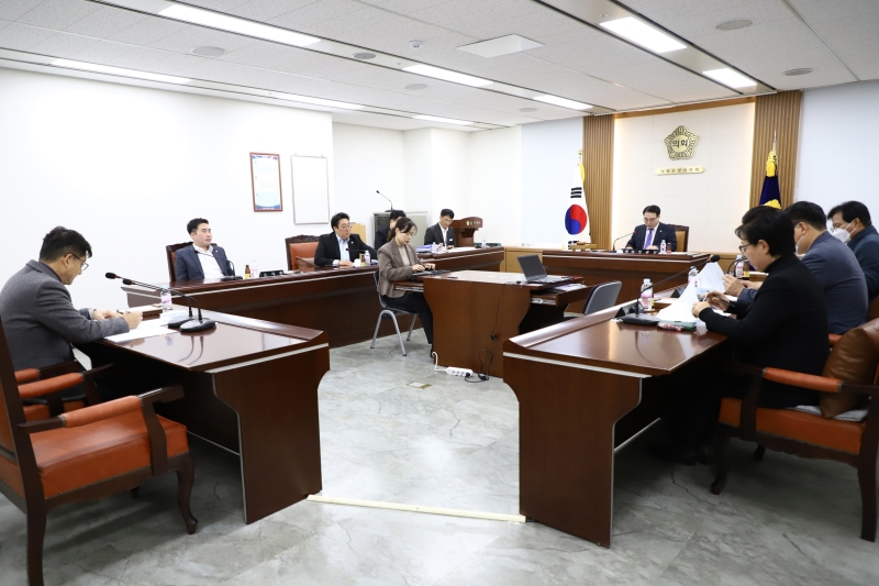 '제252회 제2차 정례회 의회운영위원회' 게시글의 사진(3) '241115_제252회 제2차 정례회 의회운영위원회 (3).JPG'