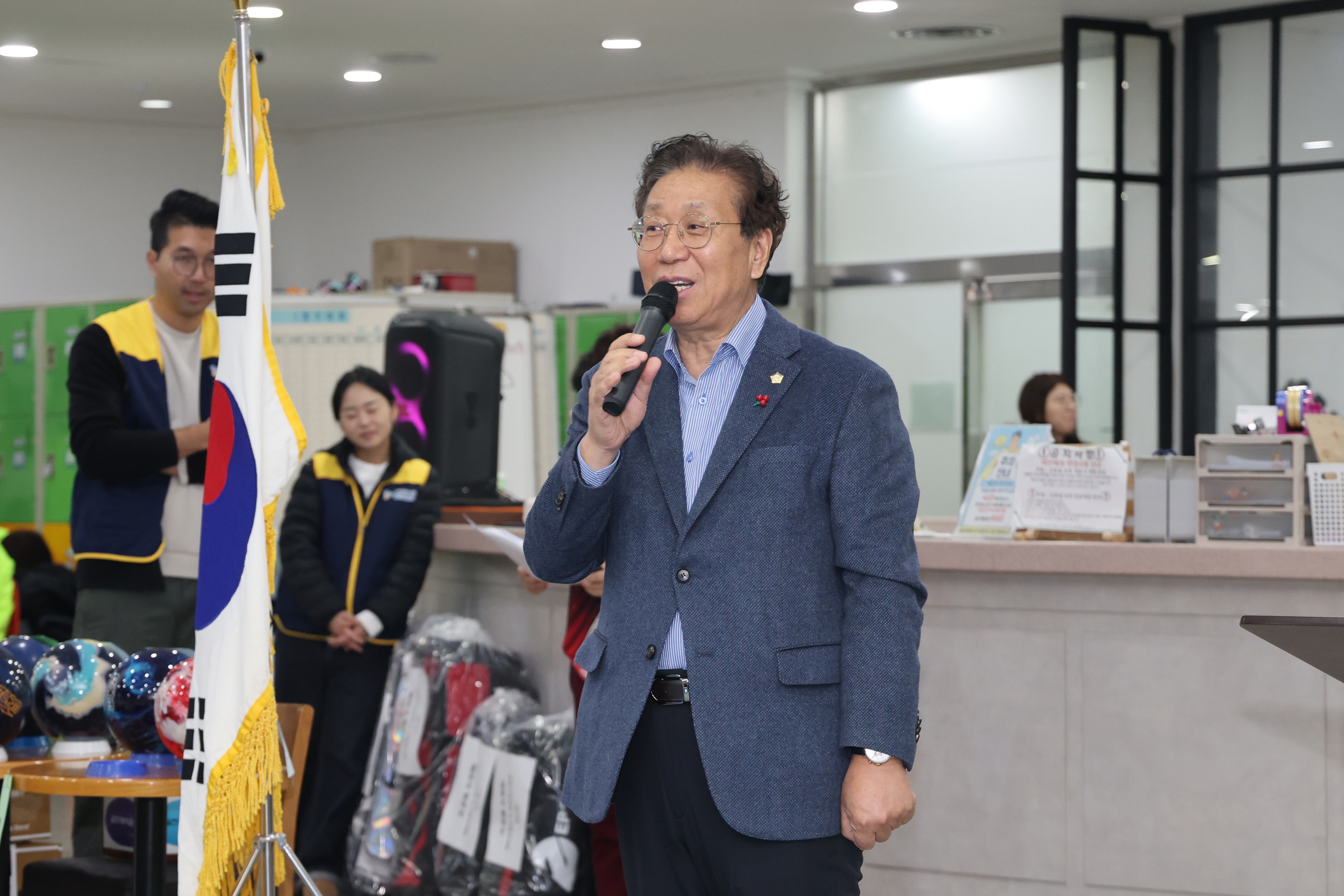 '제24회 구청장배 남여 볼링대회' 게시글의 사진(4) '251130_제24회 구청장배 남여 볼링대회 (4).jpg'