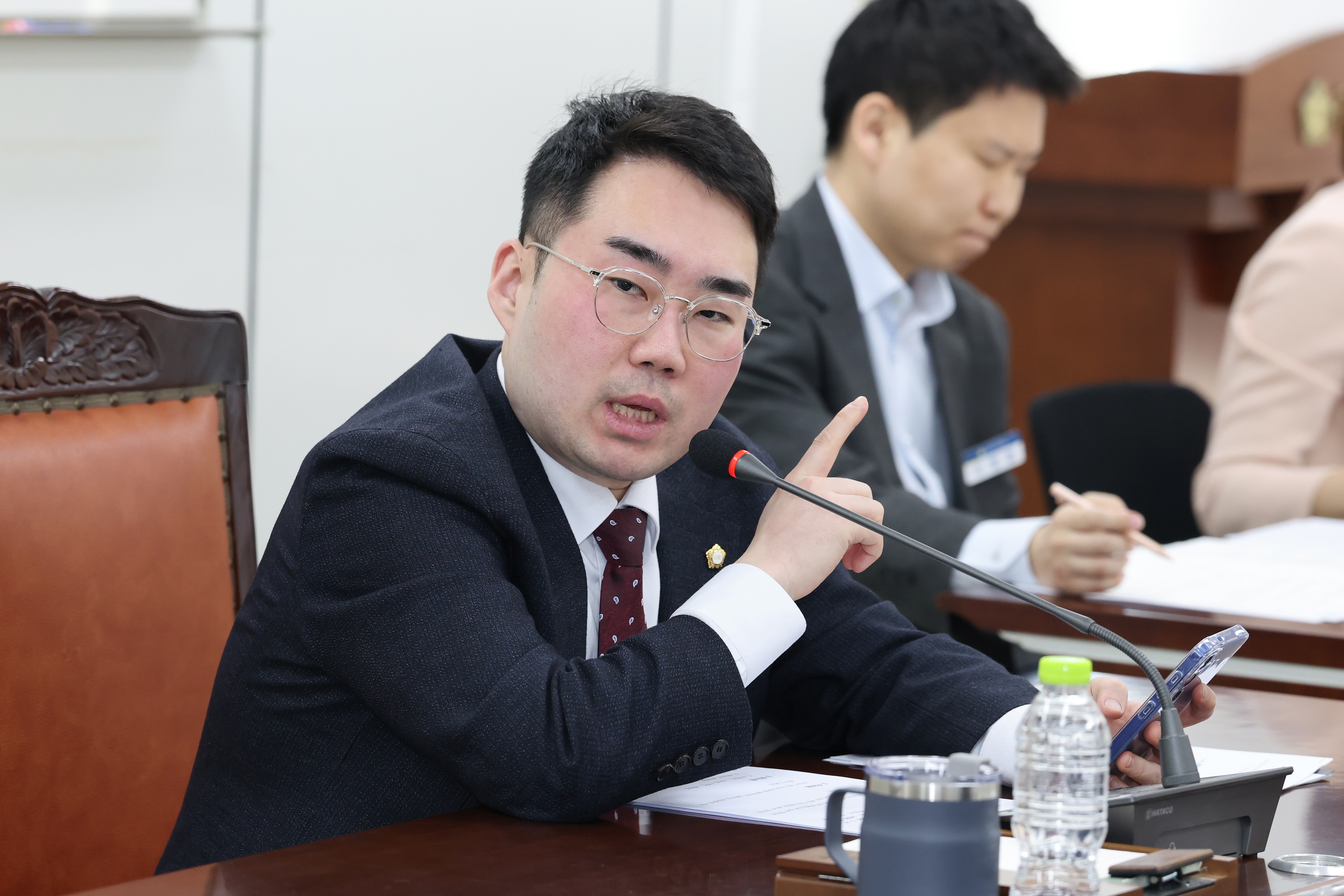 '제260회 금천구의회 복지건설위원회' 게시글의 사진(6) '260402_제260회 금천구의회 복지건설위원회 (6).jpg'