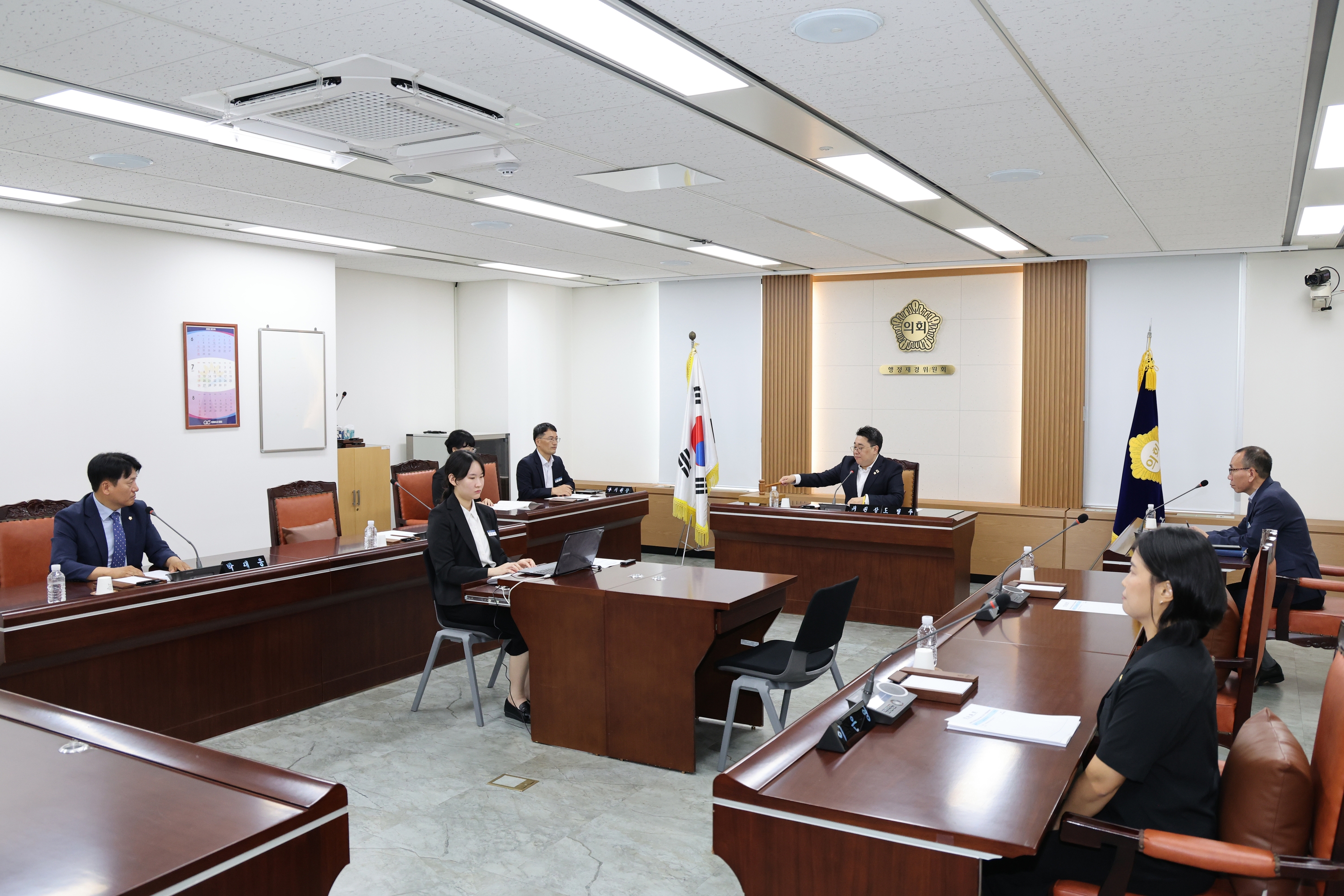 '제261회 금천구의회 임시회 행정재경위원회' 게시글의 사진(1) '260707_제261회 금천구의회 임시회 행정재경위원회 (1).jpg'