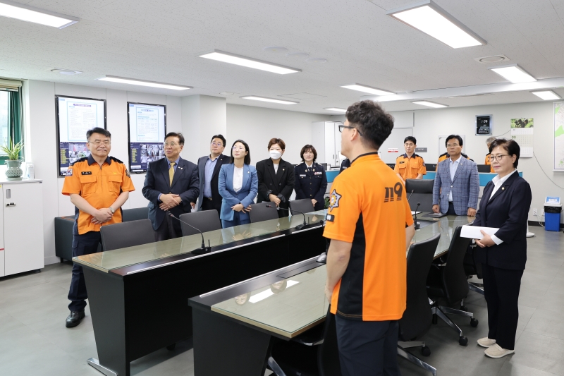 '추석맞이 기관 위문품 전달식' 게시글의 사진(16) '250930_추석맞이 기관 위문품 전달식 (16).jpg'