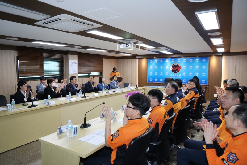 '추석맞이 기관 위문품 전달식' 게시글의 사진(13) '250930_추석맞이 기관 위문품 전달식 (13).jpg'