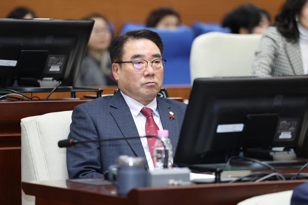 '제258회 금천구의회 제2차 정례회 4차 본회의' 게시글의 사진(36) '251222_제258회 제2차 정례회 4차 본회의 (36).jpg'