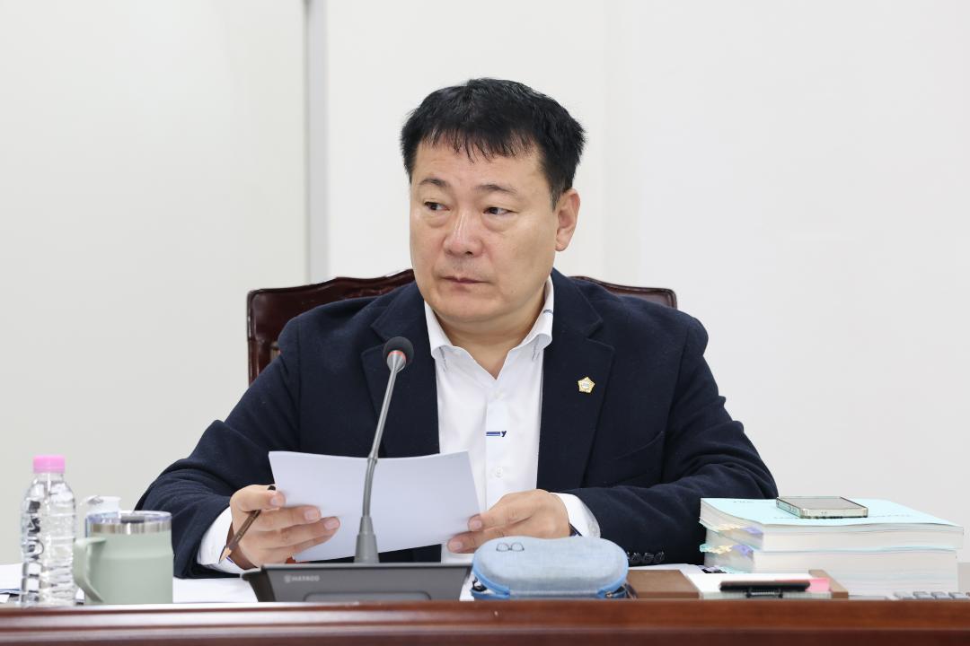 '제258회 정례회 의회운영위원회' 게시글의 사진(4) '251125_제258회 정례회 의회운영위원회 (4).jpg'