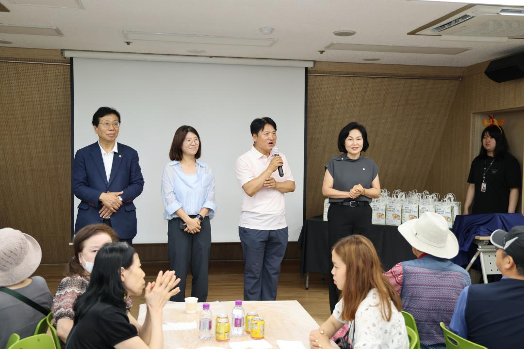 '금천장애인종합복지관 이열치열 삼계탕 나눔 행사' 게시글의 사진(15) '260725_금천장애인종합복지관 이열치열 삼계탕 나눔 행사 (15).jpg'
