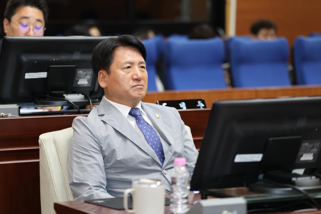'제262회 금천구의회 임시회 2차 본회의' 게시글의 사진(14) '260728_제262회 금천구의회 임시회 2차 본회의 (14).jpg'