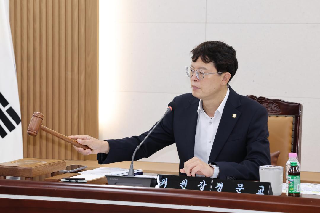 '제262회 금천구의회 임시회 복지건설위원회' 게시글의 사진(4) '260722_제262회 금천구의회 임시회 복지건설위원회 (5).jpg'