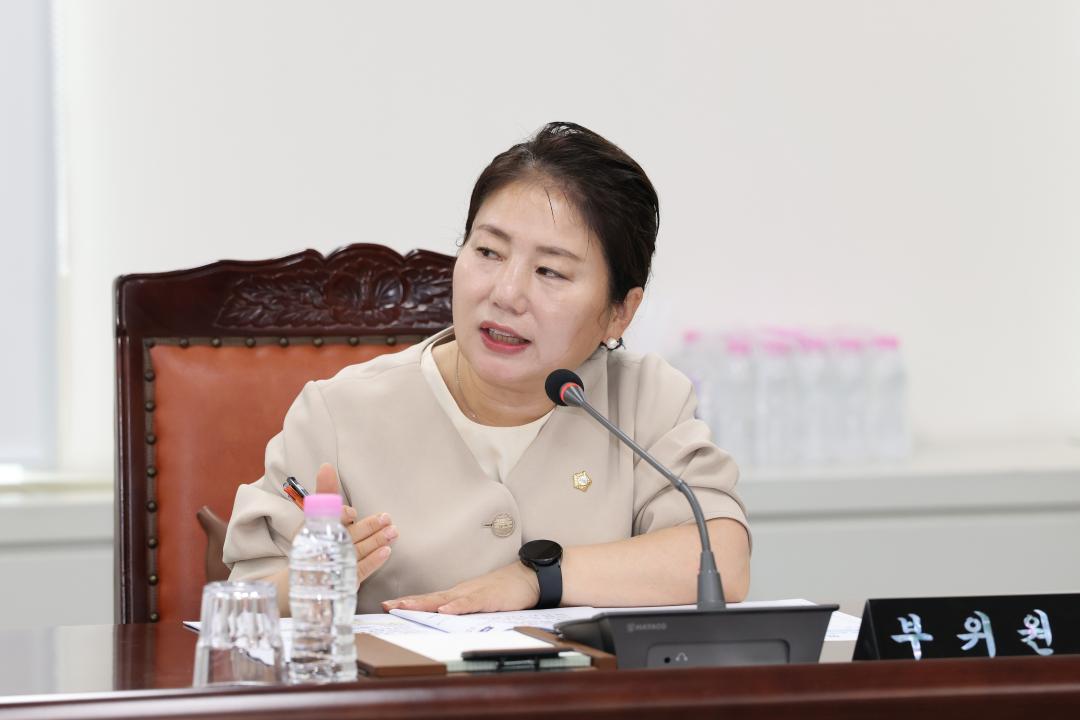 '제262회 금천구의회 임시회 의회운영위원회' 게시글의 사진(4) '260722_제262회 금천구의회 임시회 의회운영위원회 (6).jpg'