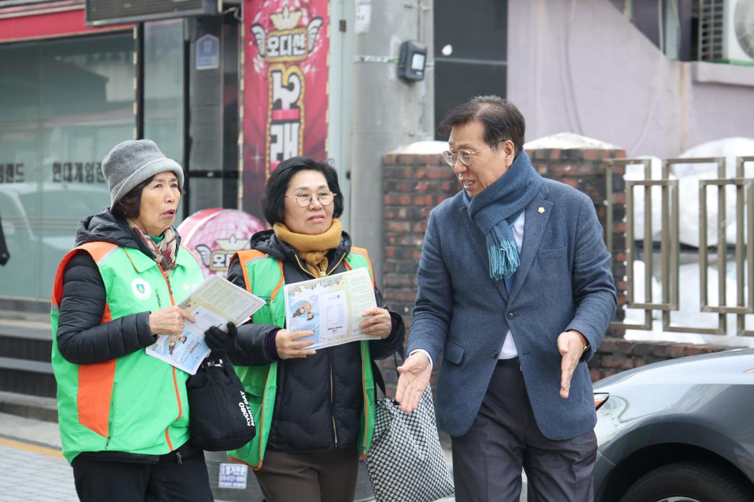 '독산1동 자율방재단 안전점검 캠페인' 게시글의 사진(3) '260304_독산1동 자율방재단 안전점검 캠페인 (3).jpg'