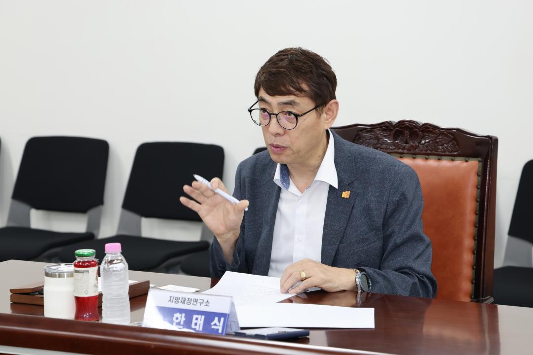 '금천구의회 연구단체 '금천정책재정연구회'간담회' 게시글의 사진(5) '260728_금천구의회 연구단체 금천정책재정연구회 간담회 (5).jpg'