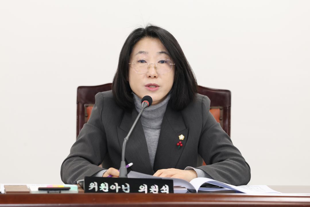 '제258회 정례회 의회운영위원회' 게시글의 사진(4) '251216_제258회 정례회 의회운영위원회 (4).jpg'