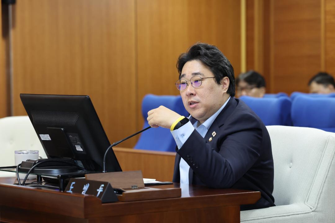 '제263회 금천구의회 정례회 4차 본회의' 게시글의 사진(16) '260921_제263회 금천구의회 정례회 4차 본회의 (30).JPG'