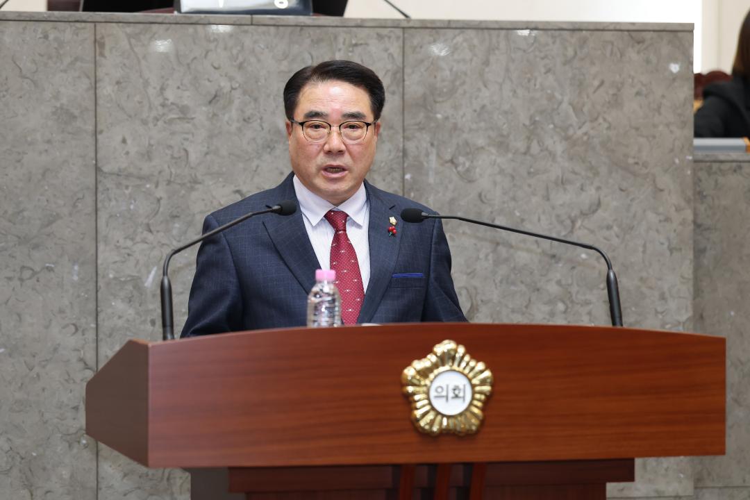 '제258회 금천구의회 제2차 정례회 4차 본회의' 게시글의 사진(14) '251222_제258회 제2차 정례회 4차 본회의 (14).jpg'