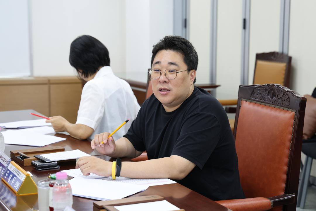 '금천구의회 연구단체 '금천정책재정연구회'간담회' 게시글의 사진(9) '260728_금천구의회 연구단체 금천정책재정연구회 간담회 (9).jpg'