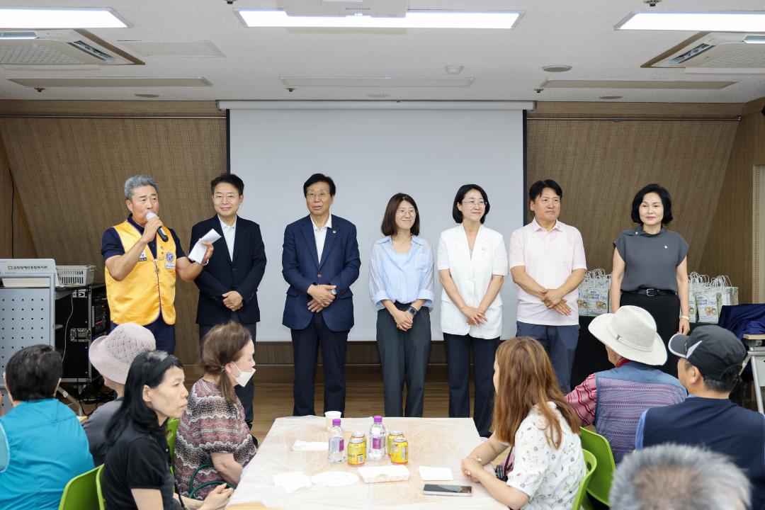 '금천장애인종합복지관 이열치열 삼계탕 나눔 행사' 게시글의 사진(17) '260725_금천장애인종합복지관 이열치열 삼계탕 나눔 행사 (17).jpg'
