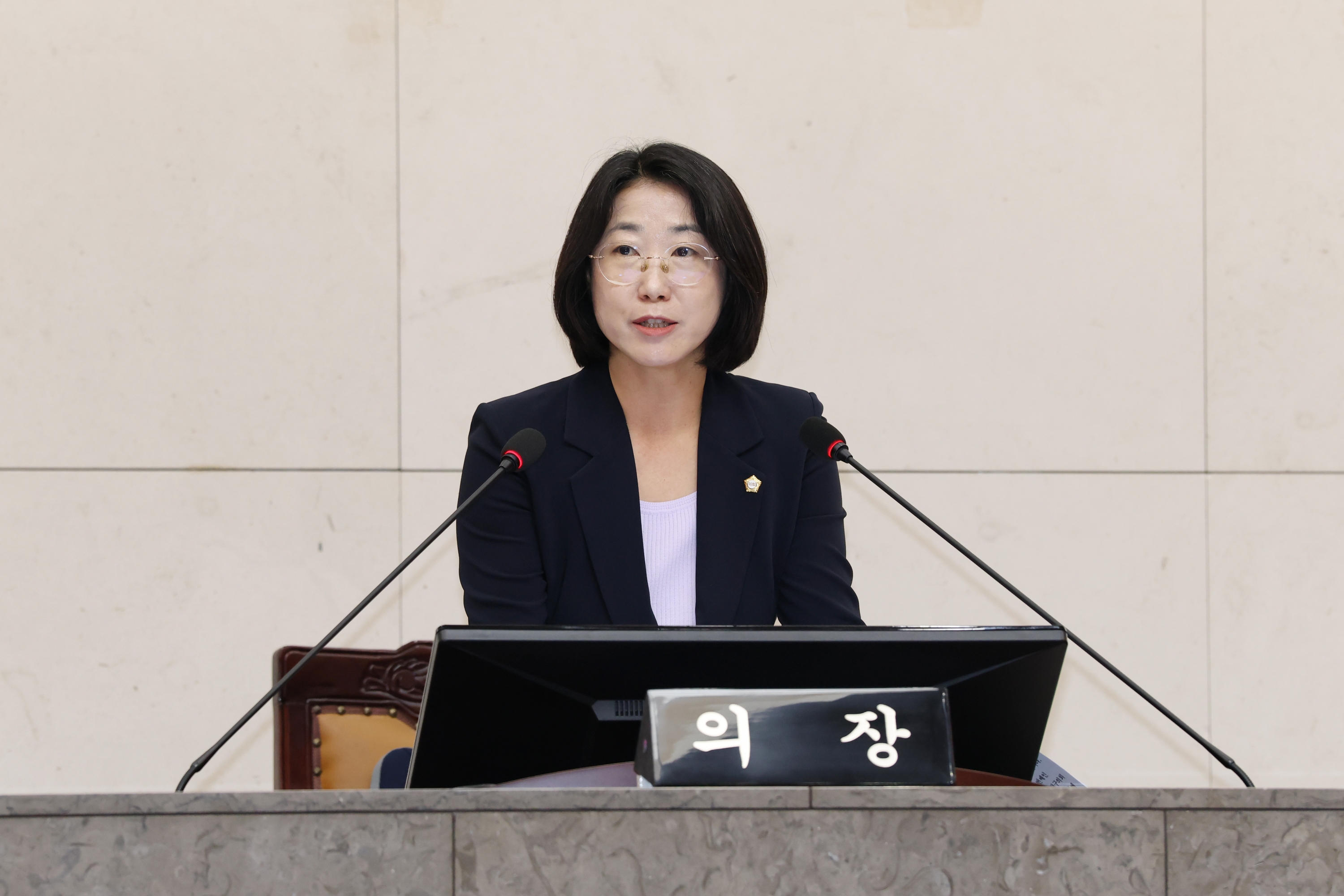 '제10대 금천구의회 출범...첫 여성 의장 선출, 의장단·상임위 구성' 게시글의 사진(7) '개원사하는 고성미 의장.jpg'