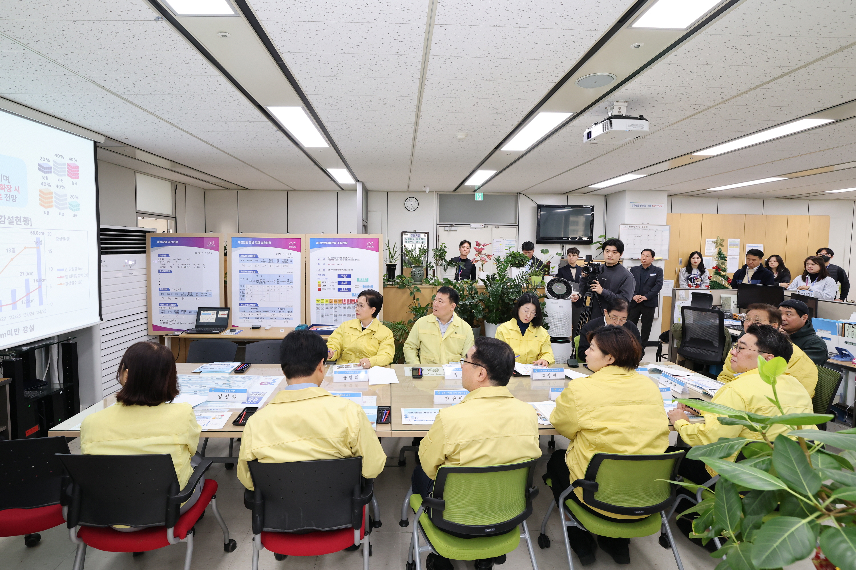 '제설대책 근무자 격려금 전달식' 게시글의 사진(3) '260102_제설대책 근무자 격려금 전달식 (3).jpg'