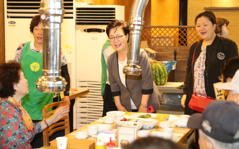 금천구 새마을부녀회 어르신 효도잔치 개최