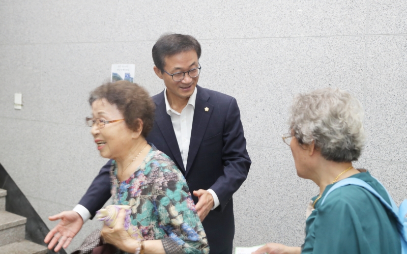 독산4동 어르신을 위한 사랑의 삼계탕 나눔 행사