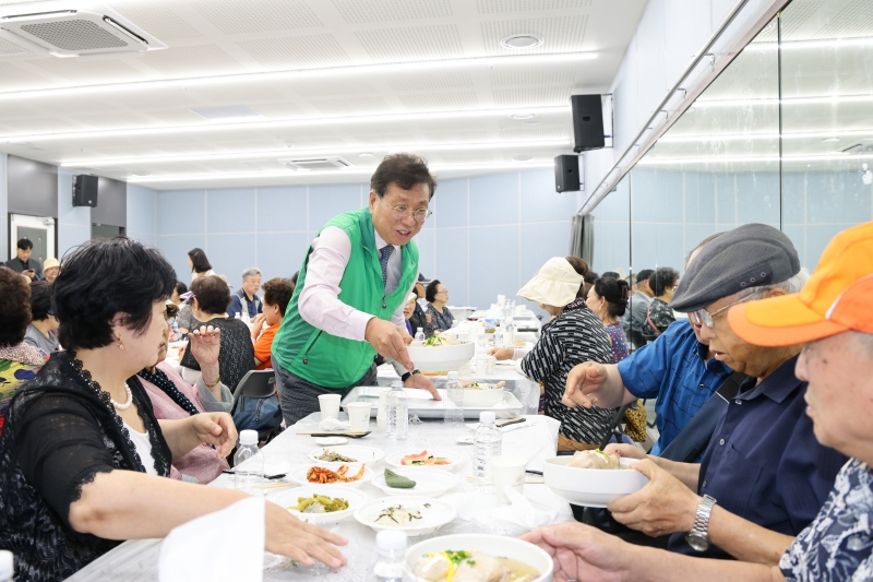 시흥5동 새마을부녀회 사랑의 삼계탕 나누기