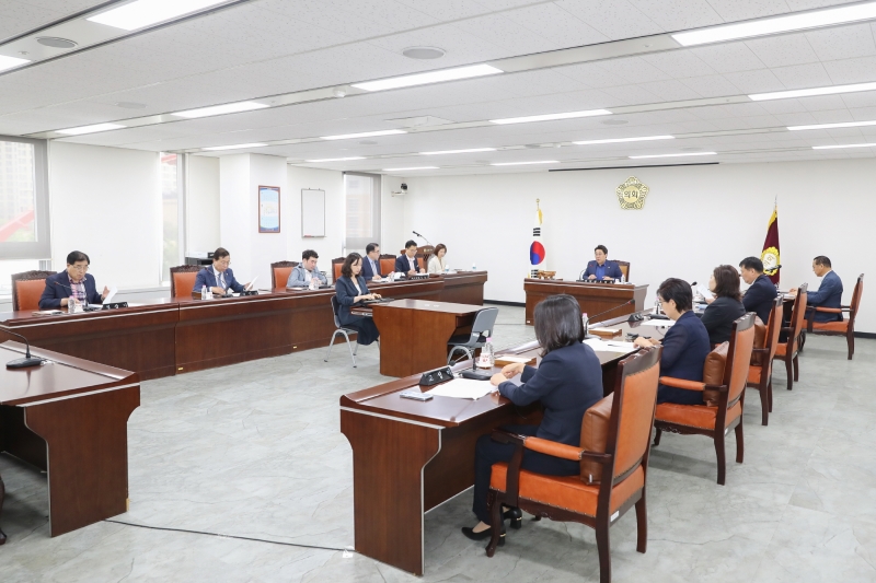 행정사무감사특별위원회