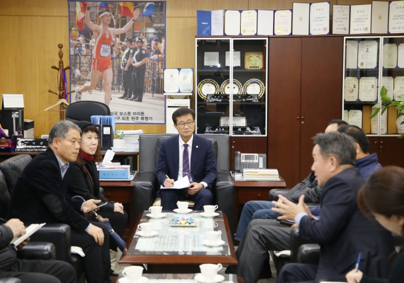 범일운수 상무, 주민대표 면담