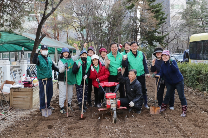 새마을부녀회 텃밭 방문
