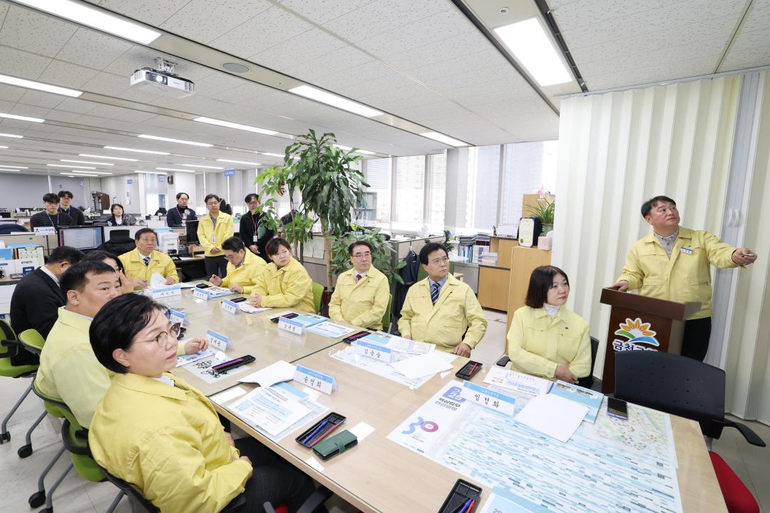 '제설대책 근무자 격려금 전달식' 게시글의 사진(11) '260102_제설대책 근무자 격려금 전달식 (11).jpg'