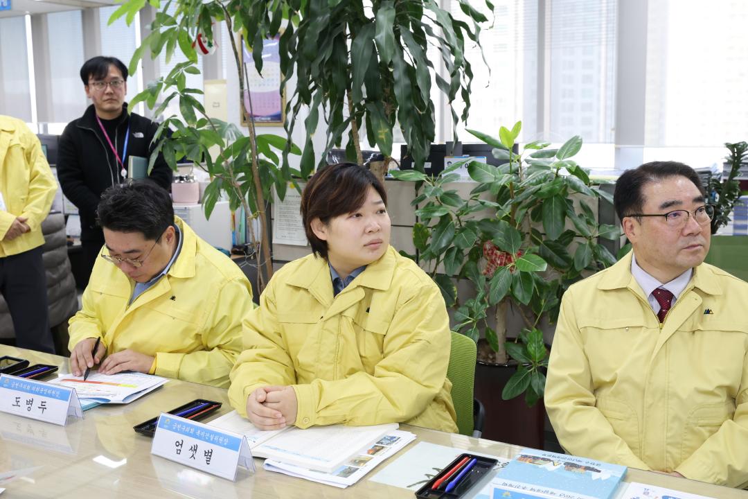 '제설대책 근무자 격려금 전달식' 게시글의 사진(8) '260102_제설대책 근무자 격려금 전달식 (8).jpg'