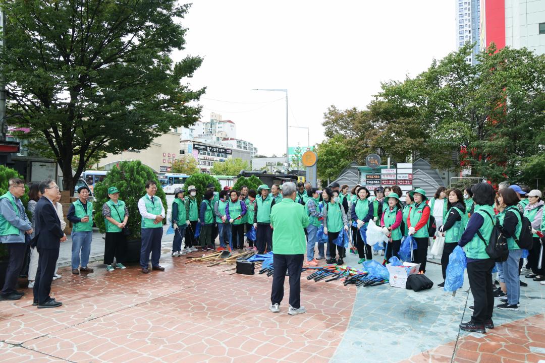 새마을운동 금천구지회 빗물받이 주변 대청소