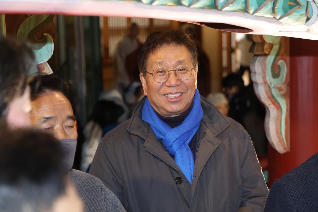 '2026년 병오년 새해맞이 호압사 타종식' 게시글의 사진(20) '260101_2026년 병오년 새해맞이 호압사 타종식 (20).jpg'