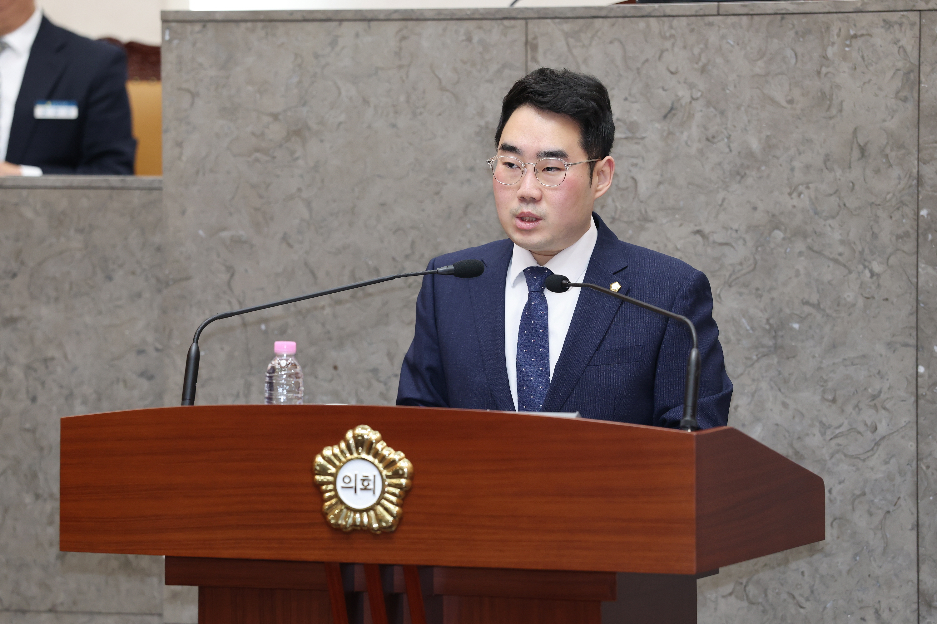 '금천구의회 제258회 정례회 폐회...2026년 예산 7,511억 원 확정' 게시글의 사진(3) '251222_제258회 제2차 정례회 4차 본회의 (3).jpg'